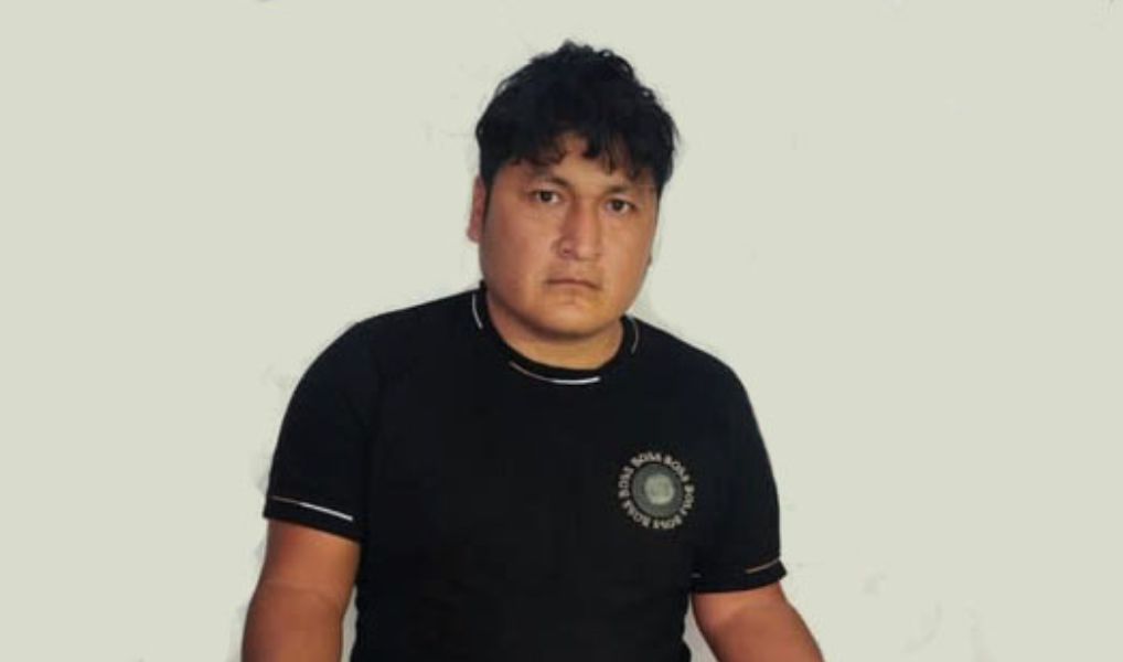 Image default