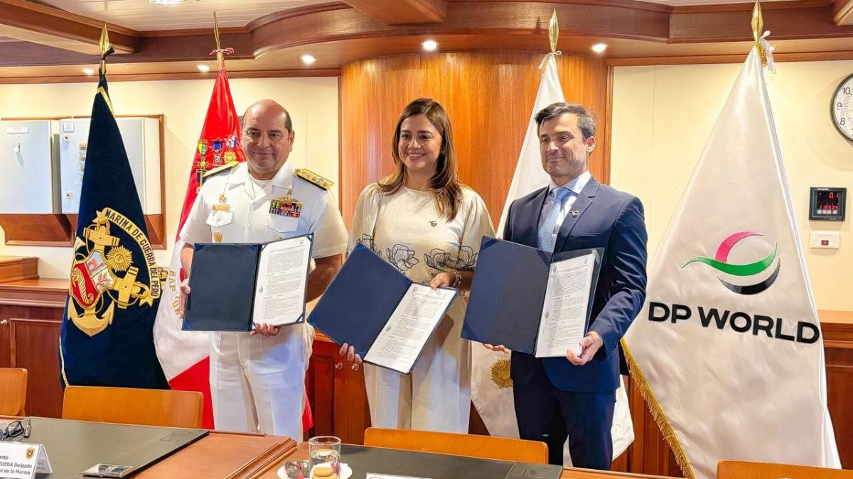 DP World y la Marina de Guerra del Perú firman convenio para impulsar ...